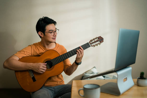 The Best Online Guitar Classes in Illinois