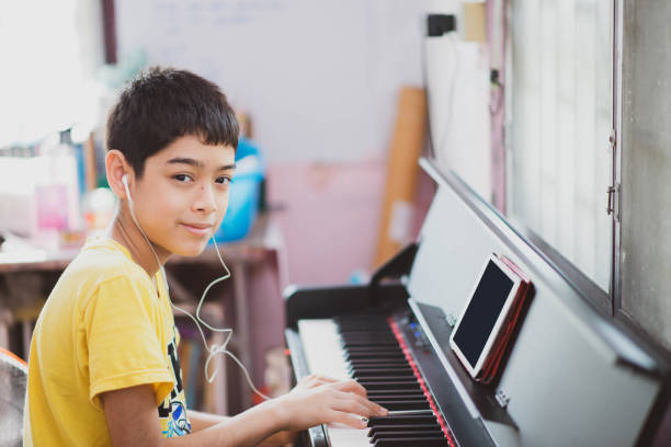 El Paso Online Music School for Piano and Guitar Classes
